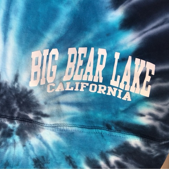 Big bear, lake hoodie, blue tie-dye, light weight, long sleeves nice - Picture 3 of 8